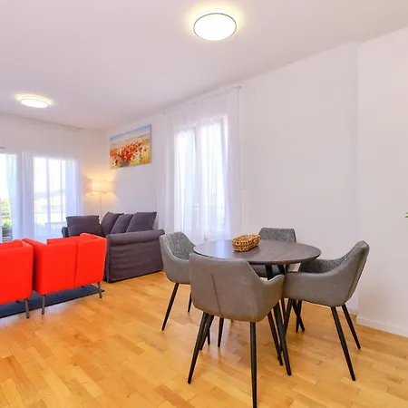 Nora Apartament