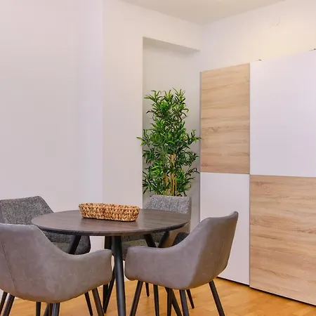 Nora Apartament