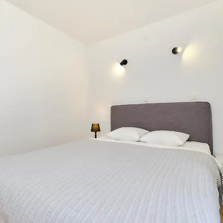 Nora Apartment